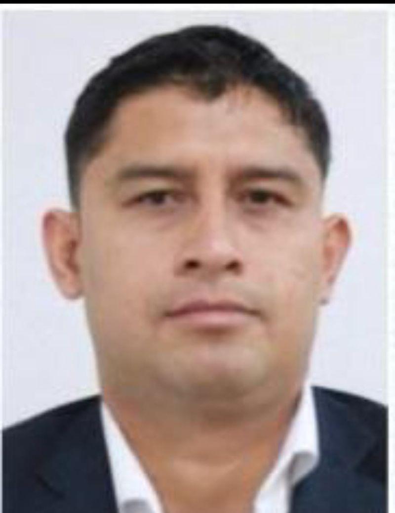 CARLOS JULIO VÉLEZ QUIMIZ