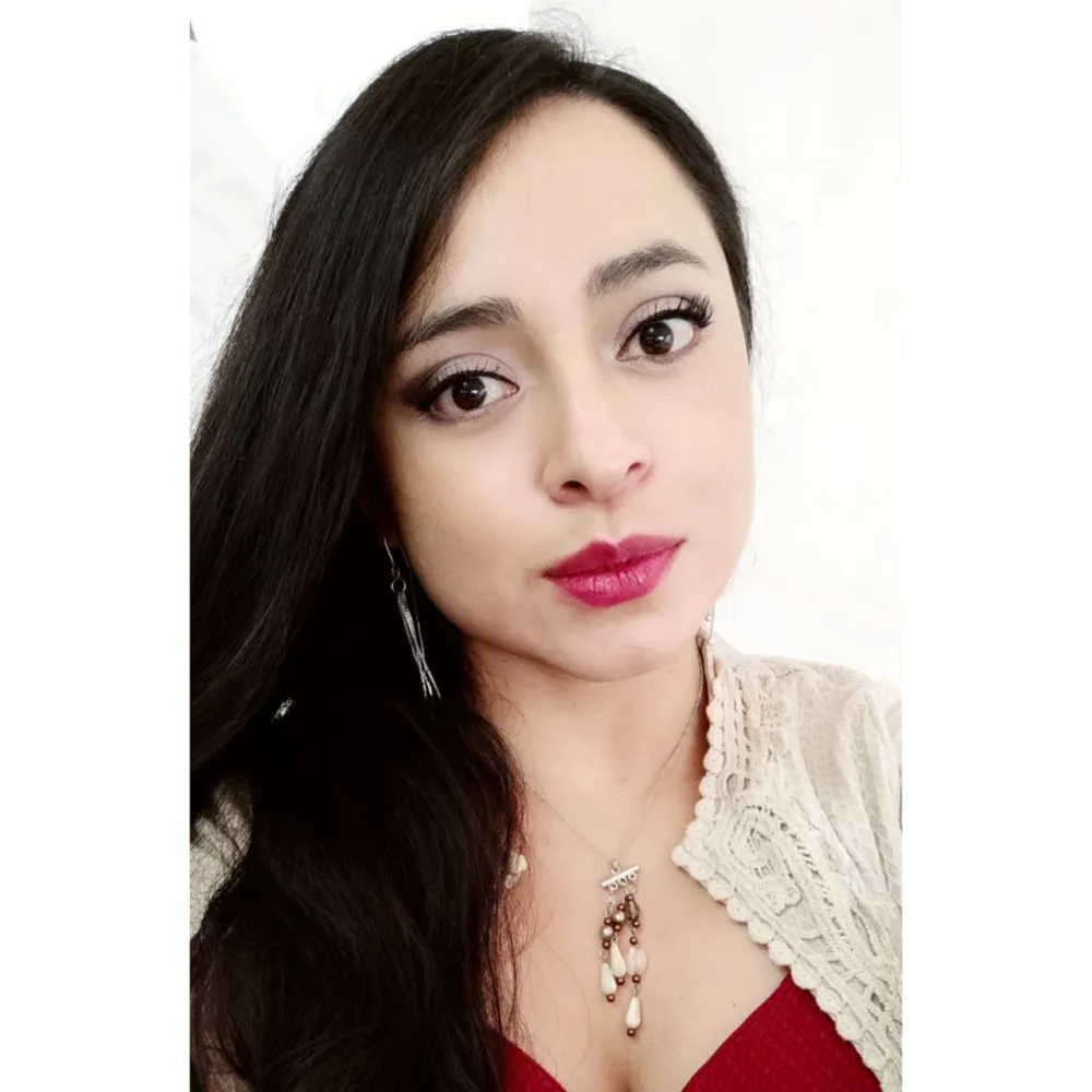 Elizabeth Jacqueline Salazar Robles